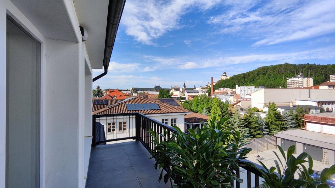 Dohnanyi Villa By Chors เตร็นชีน ภายนอก รูปภาพ