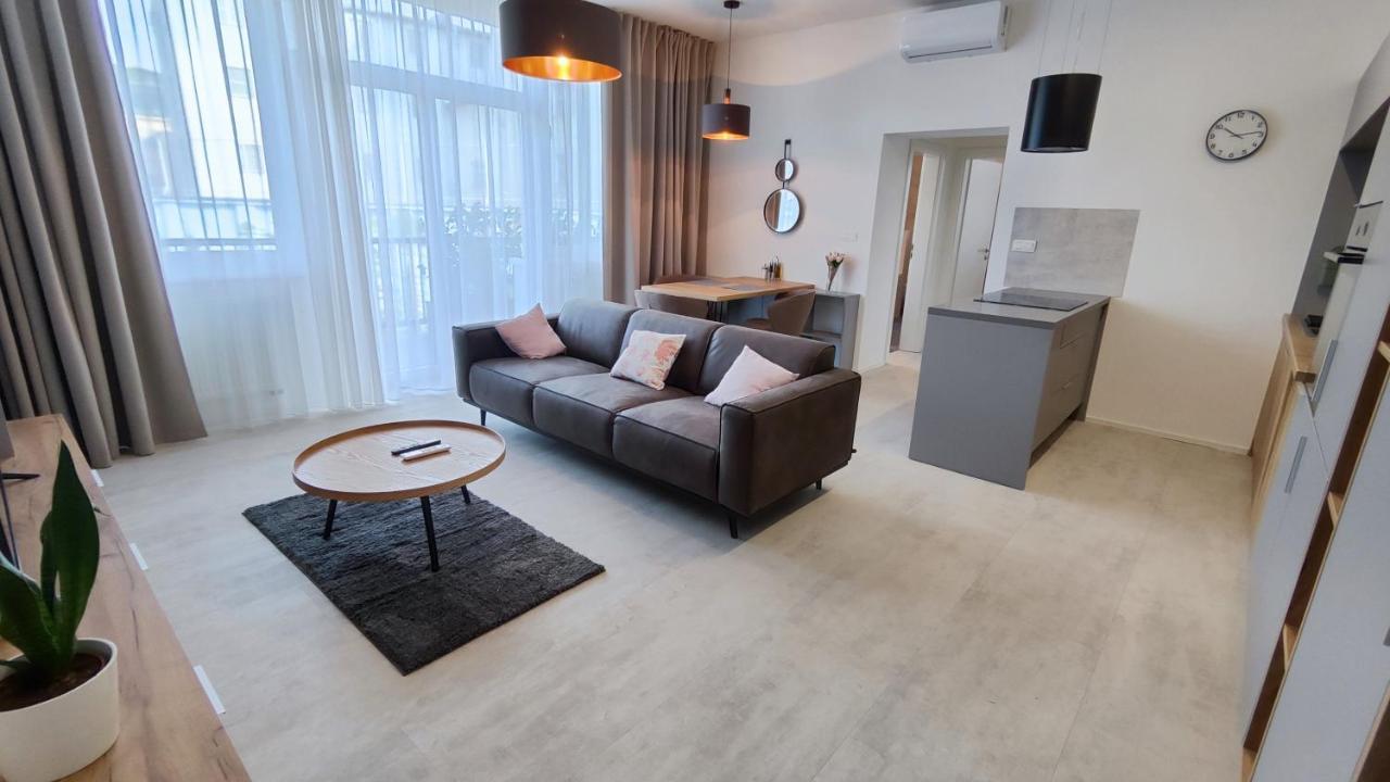 Dohnanyi Villa By Chors เตร็นชีน ภายนอก รูปภาพ
